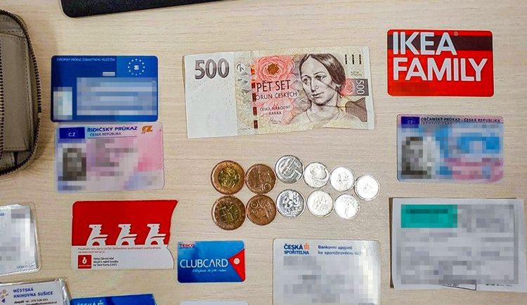 Další poctivý nálezce v Plzni. Peněženka z Lochotína se vrátila ještě tentýž den