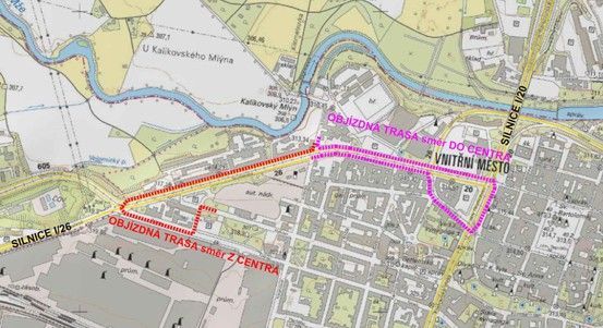 Dnes se uzavírá přejezd u Skvrňanské. Omezení čekají auta i linku 11