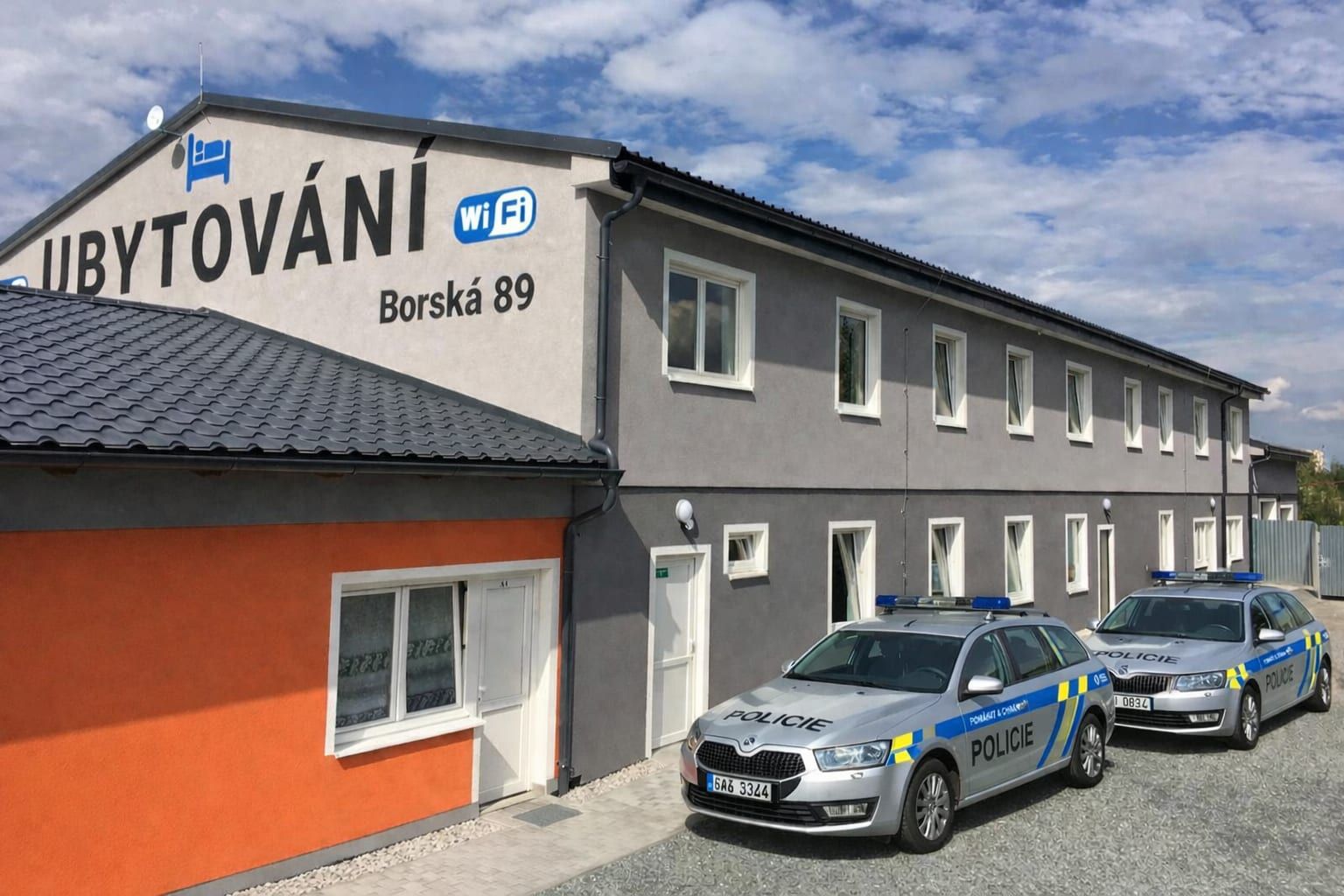 Drama na ubytovně. Žena při vystěhování vytáhla nůž a hrozila, že se podřeže