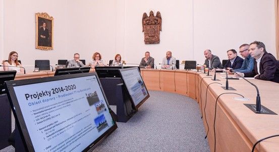 Evropská komise v Plzni. Město ukázalo tramvaj na Borská pole i plány na Vinice