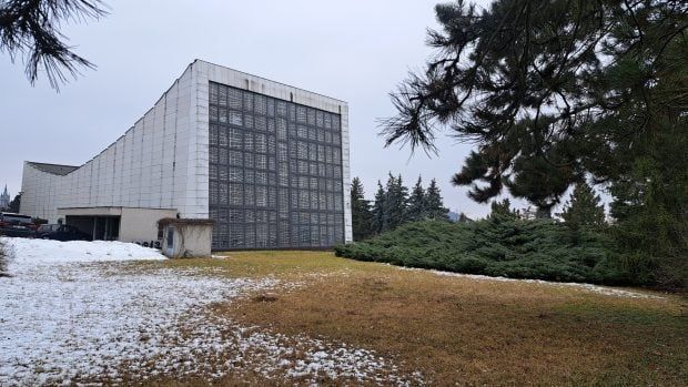 Klatovské krematorium omezuje kremace, zahájilo generální opravu hlavní pece
