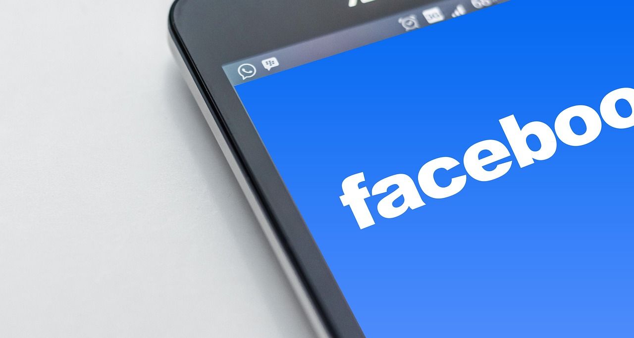 Michalu M. hrozí tři roky vězení za nenávistné komentáře na Facebooku
