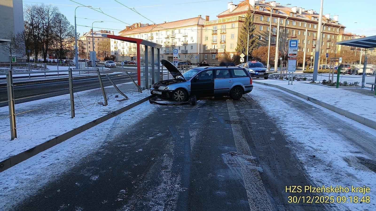 Mrazivé ráno na plzeňsku bylo plné nehod