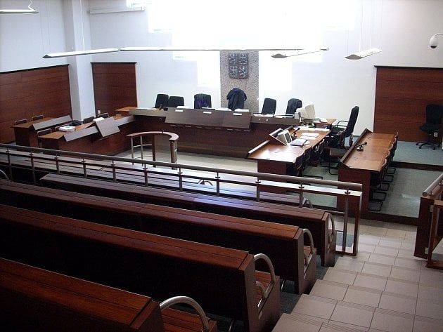 Neuspěl se stížností proti trestu za znásilnění nevlastní dcery