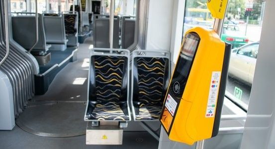 Platby v MHD nově kartou, digitalizace pokračuje