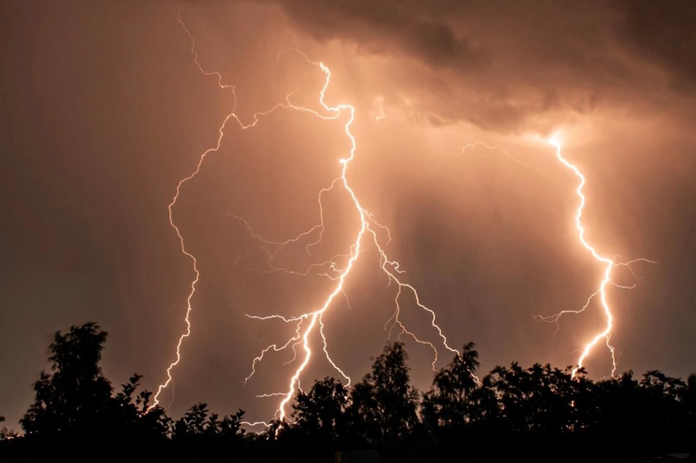 Plzeňský kraj se může na konci týdne rozpálit až k 37 °C. Předtím hrozí silné bouřky