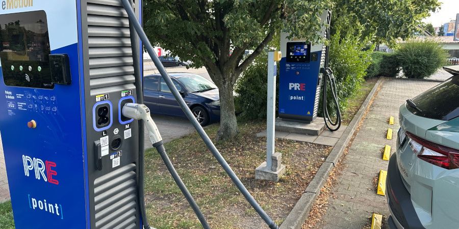 Skvrňany se dočkají 81 nových parkovacích míst, část pro dobíjení elektromobilů