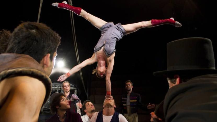 Akrobatický soubor Akoreacro uzavře od úterka zahraniční program sezóny nového cirkusu 
