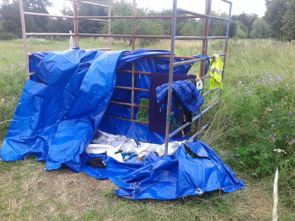 obrázek: Bezdomovci po sobě zanechali značný nepořádek