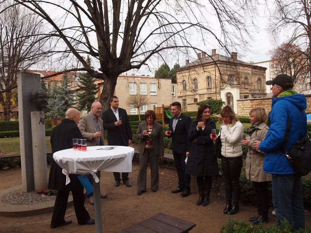 Centrální obvod Plzně uctil památku Miroslava Horníčka 
