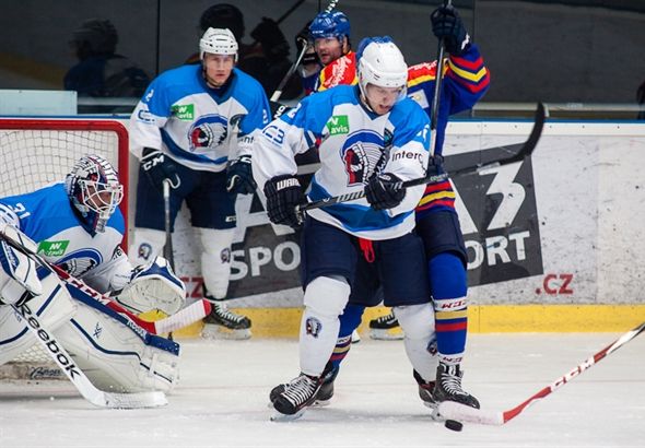 Čerstvá posila Indiánů Preisinger nastoupí proti Varům se Sýkorou a Johnsonem 