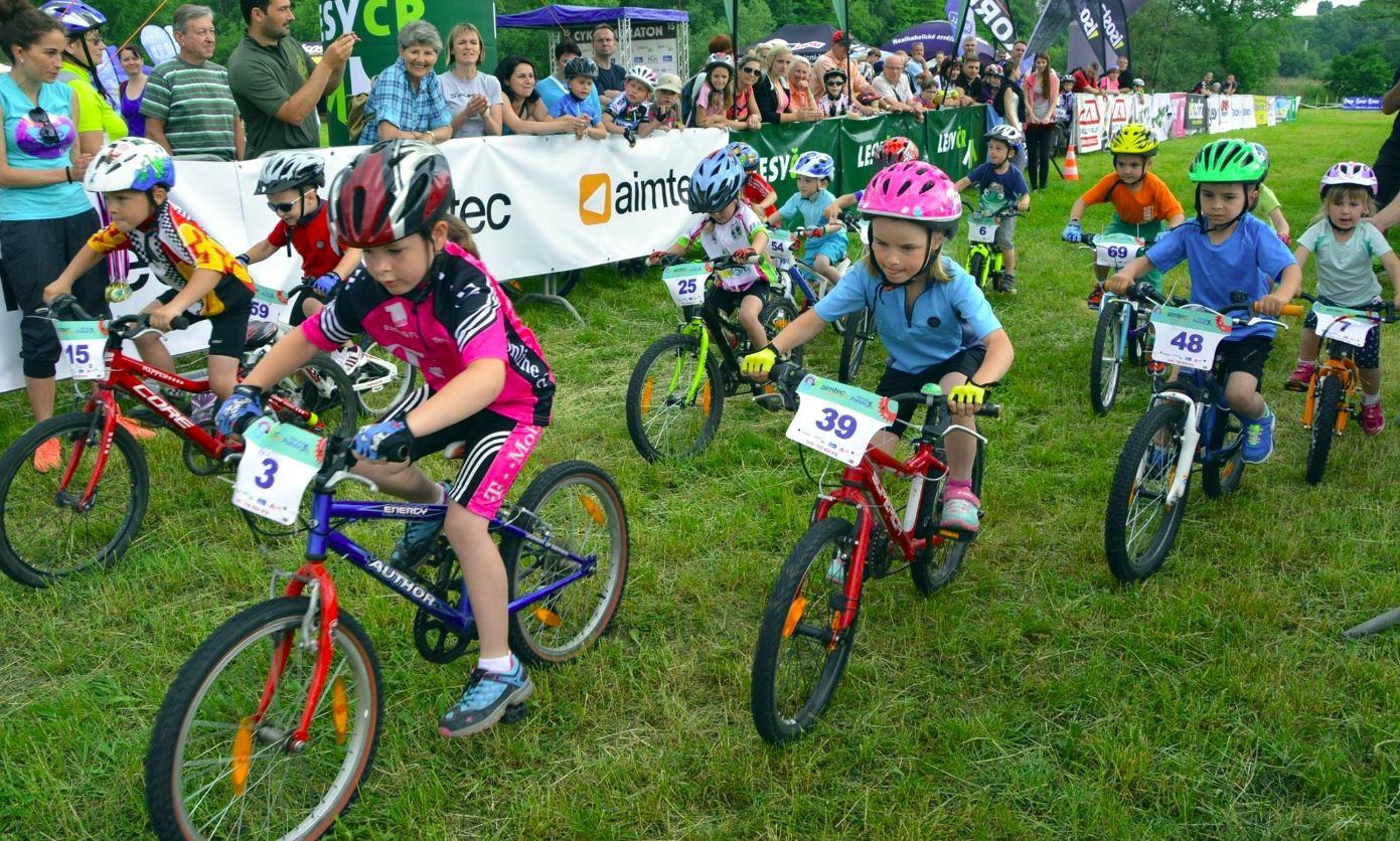 Cyklomaraton AIMTEC Open Race zve v červnu celé rodiny na pozměněné trasy