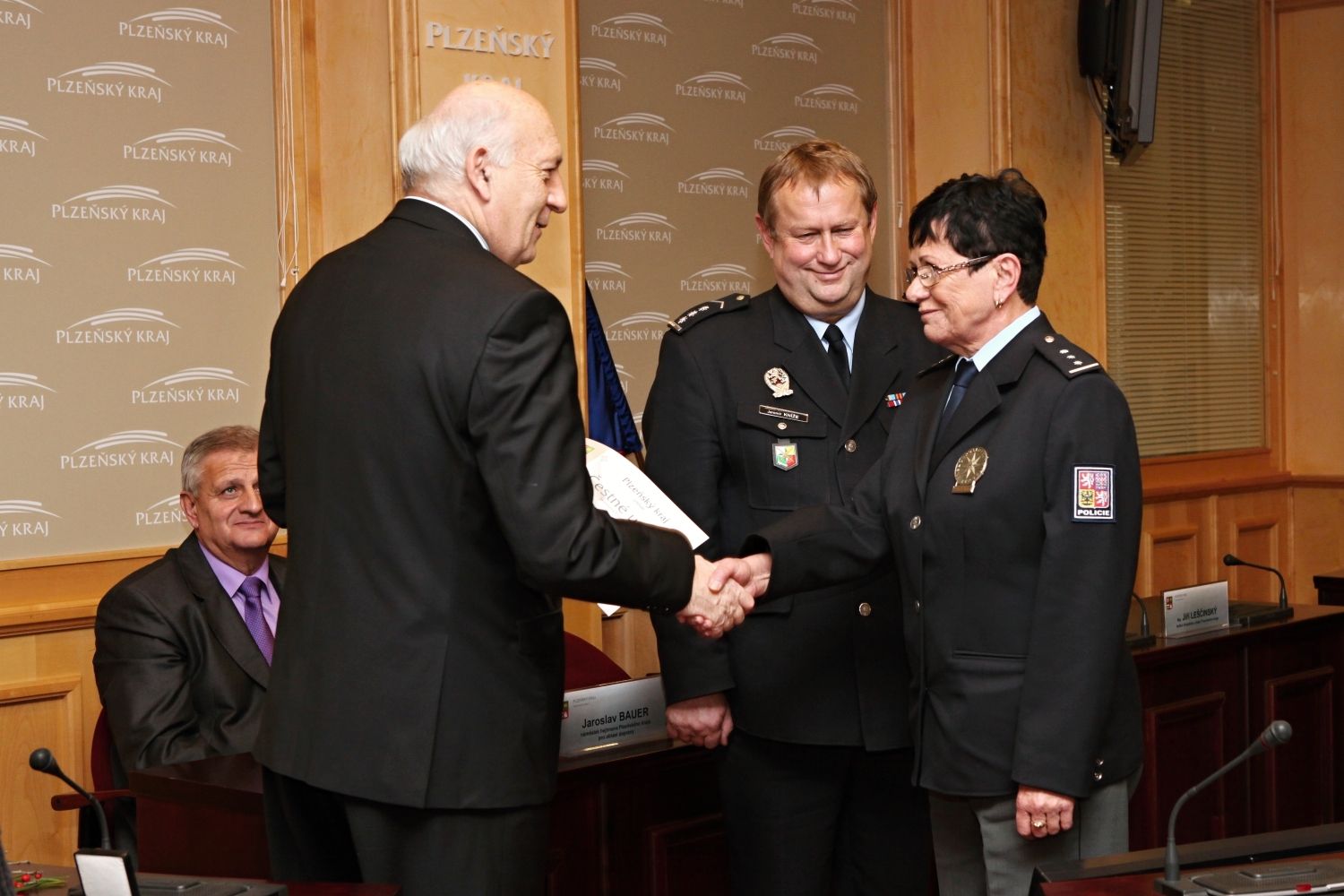 Hejtman ocenil 24 nejlepších policistů z kraje