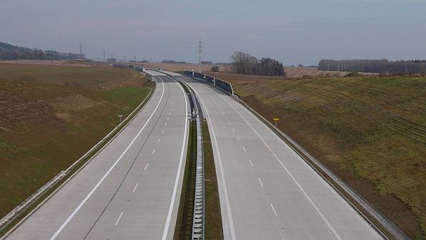 obrázek: Dodávka srazila v noci na dálnici D5 muže