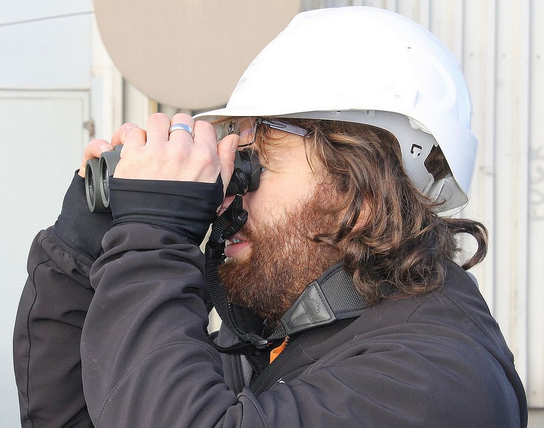 obrázek: Elektrárenští sokoli se pomalu ale jistě chystají k zahnízdění  