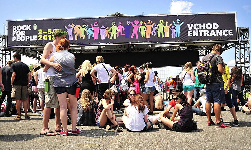 Euforická vlna Rock for People zasáhne za tři týdny Plzeň, vystoupí 70 kapel