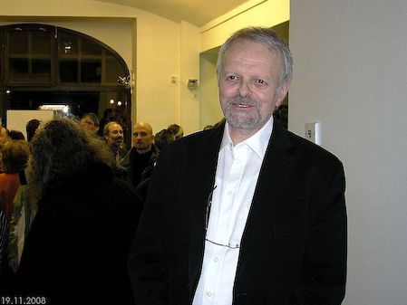 Galerie Ladislava Sutnara představuje dvojici Pelikán a Corbi a jejich vášeň pro design aut