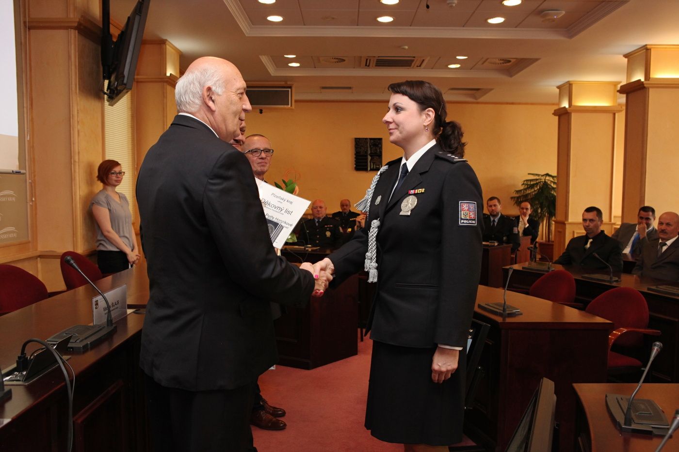 obrázek: Hejtman ocenil policisty za dobrou práci 