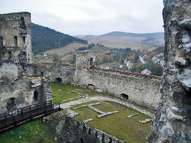 obrázek: Hrad, zámek i kláštery zvou od pátku na noční prohlídky