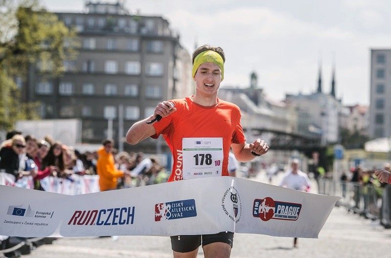 obrázek: Juniorský maraton otevřel registrace. Opět chce rozběhat tisíce středoškoláků - i v Plzni