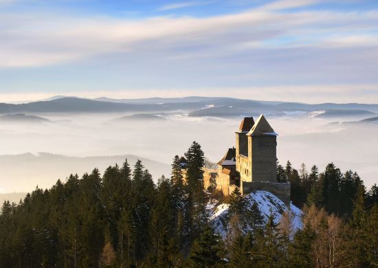 Kašperk zve o dubnových víkendech na prohlídky Život na hradě