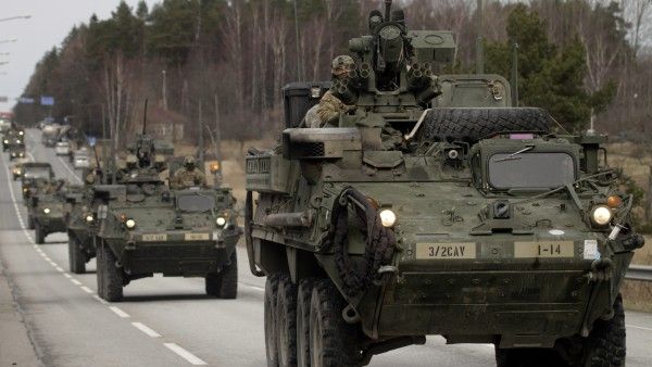 obrázek: Do Česka vjede v sobotu přes Rozvadov konvoj amerických a britských vojáků
