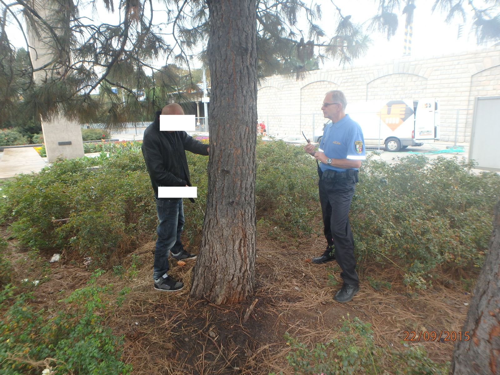 obrázek: Muž z Poličky byl poprvé v Plzni: Opil se, močil před strážníky a skončil na záchytce