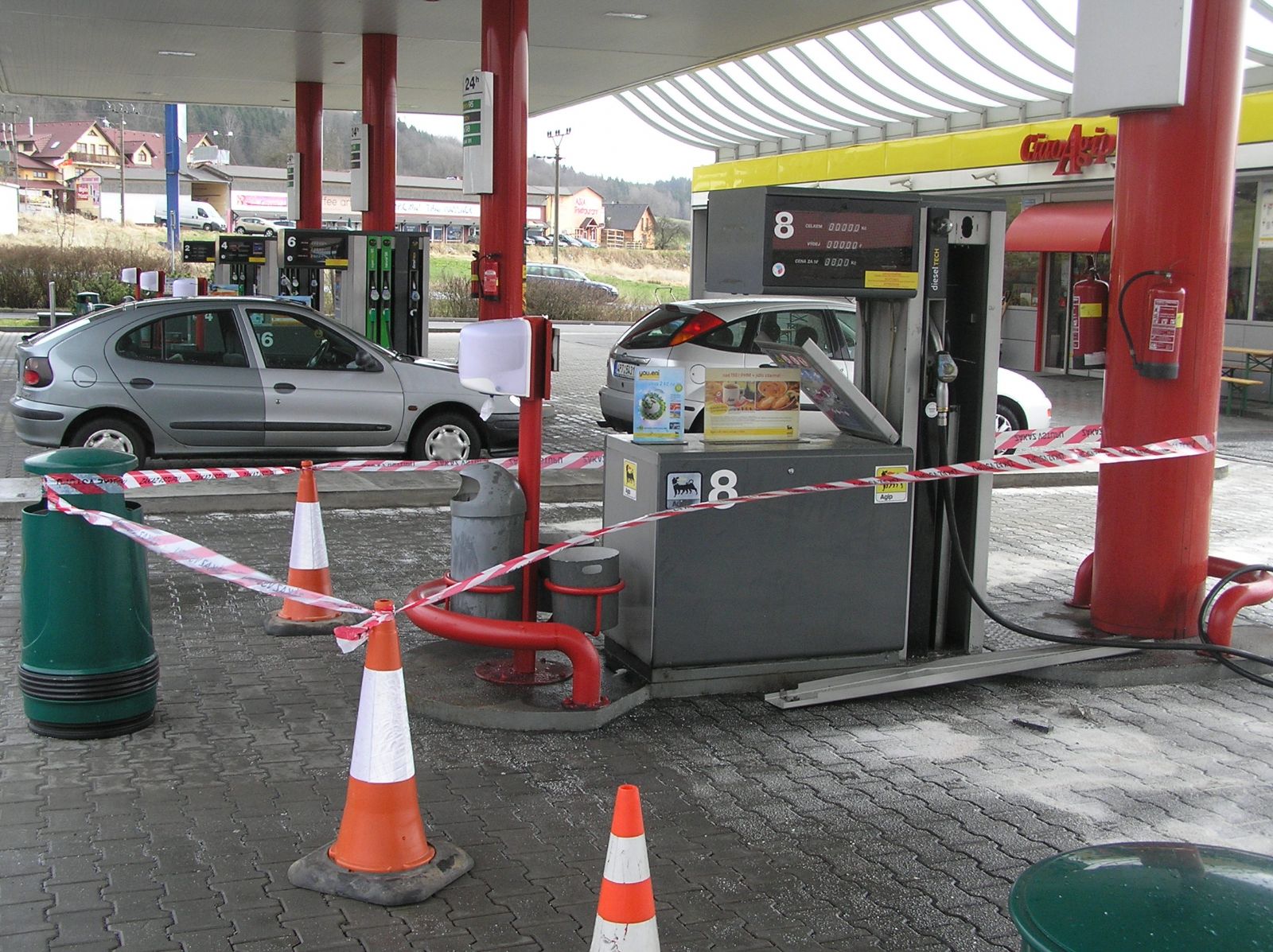 Na Folmavě na benzině uniklo 200 litrů nafty