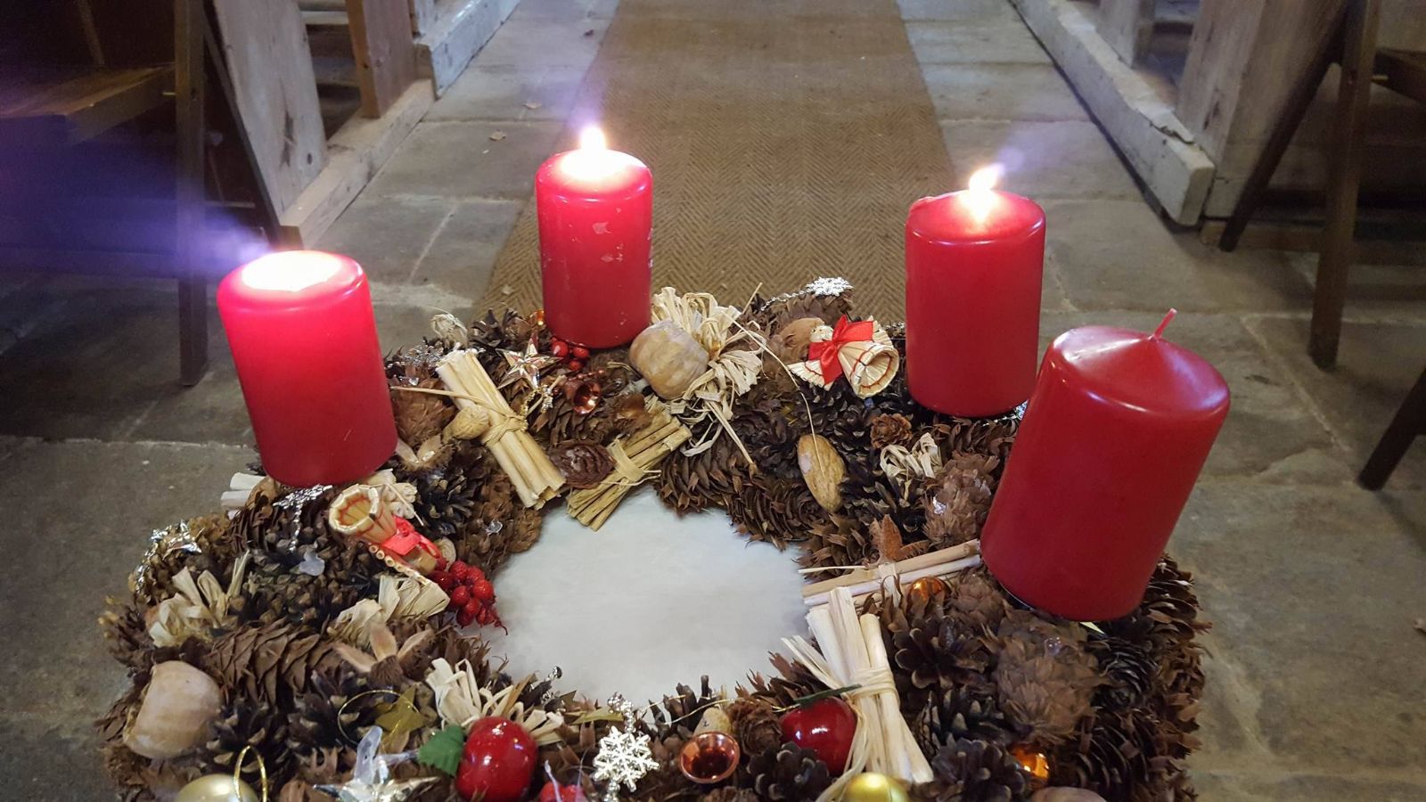 obrázek: Na Mouřenci v neděli zapalují třetí adventní svíčku s prohlídkami a svařákem
