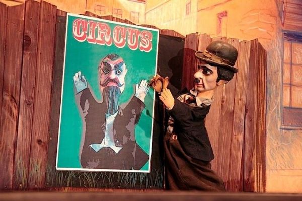 Na představení CHA CHA CHA naváže v Proluce promítání klasických filmových grotesek