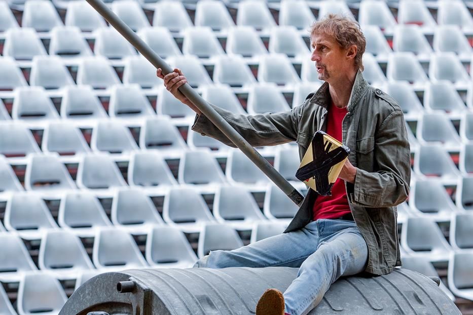 Na prostranství U Zvonu vyrostla divadelní scéna pod širým nebem