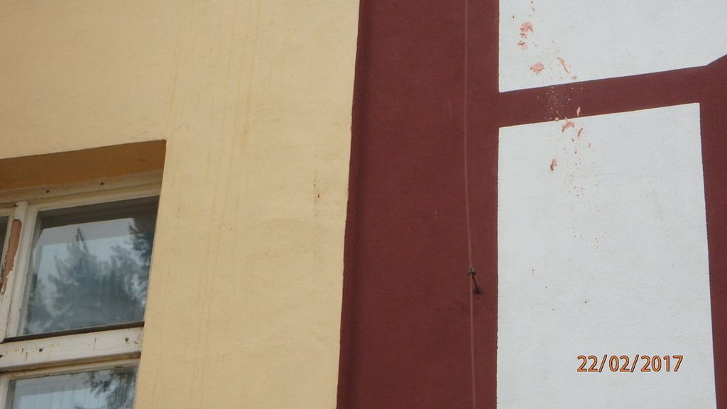 obrázek: Na Slovanech hází nájemník fekálie z okna