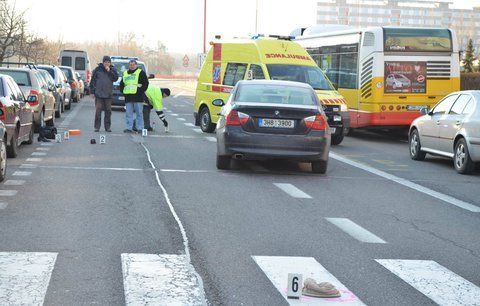 Na Tachovsku srazila auta dva chodce