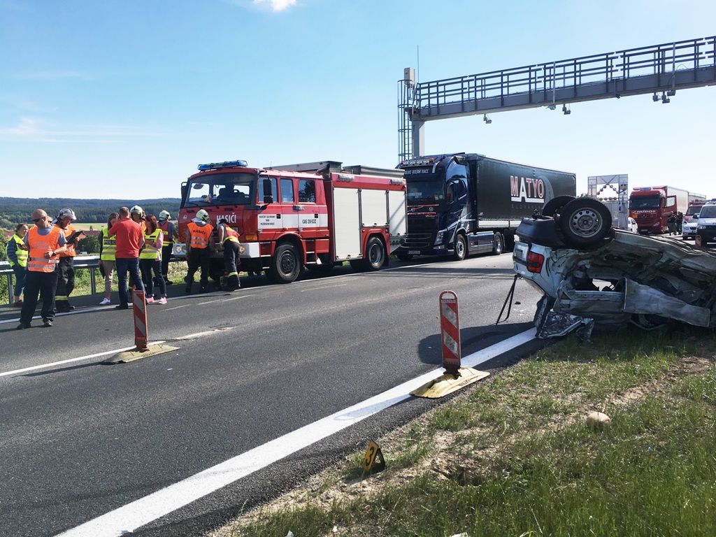 obrázek: Tragická nehoda na několik hodin uzavřela D5