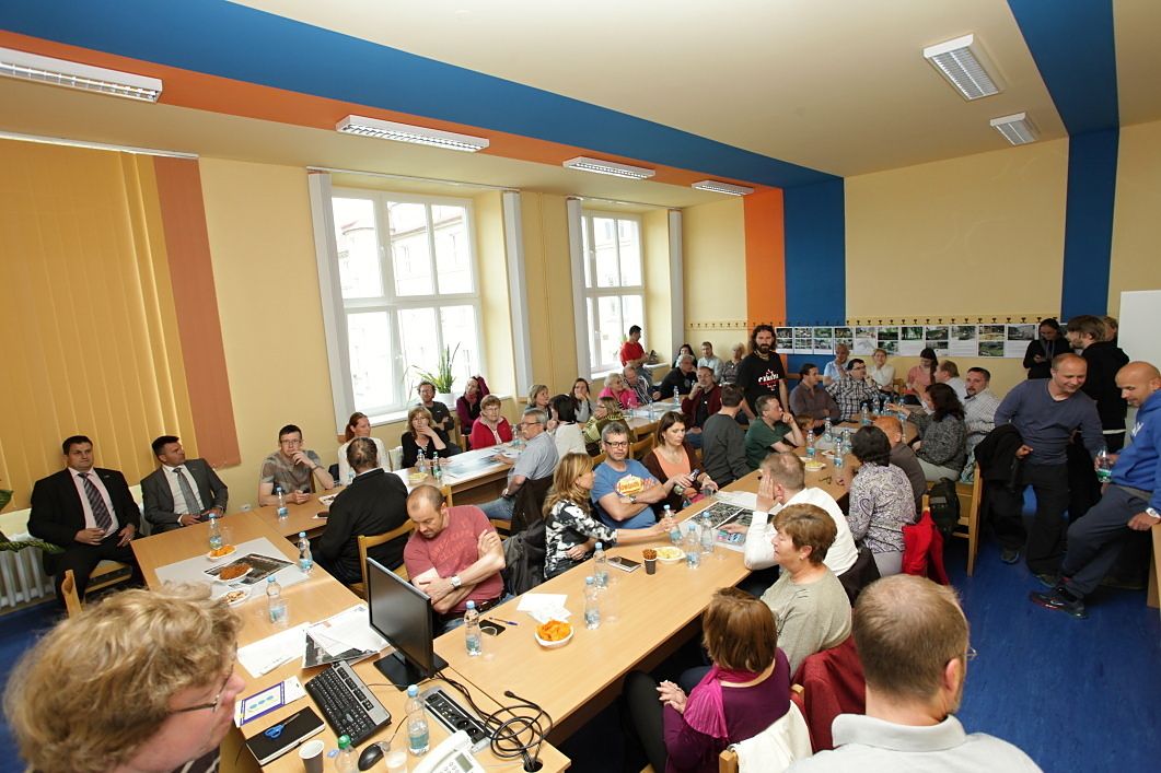 Občané diskutovali s vedením „Trojky“ o podobě vnitrobloku 