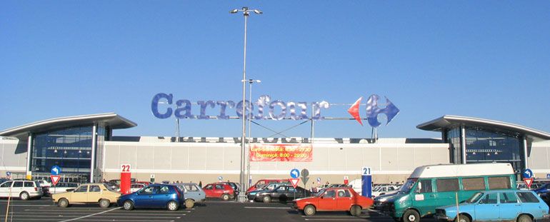 Opilá řidička nabourala dřív, než vyjela z parkoviště