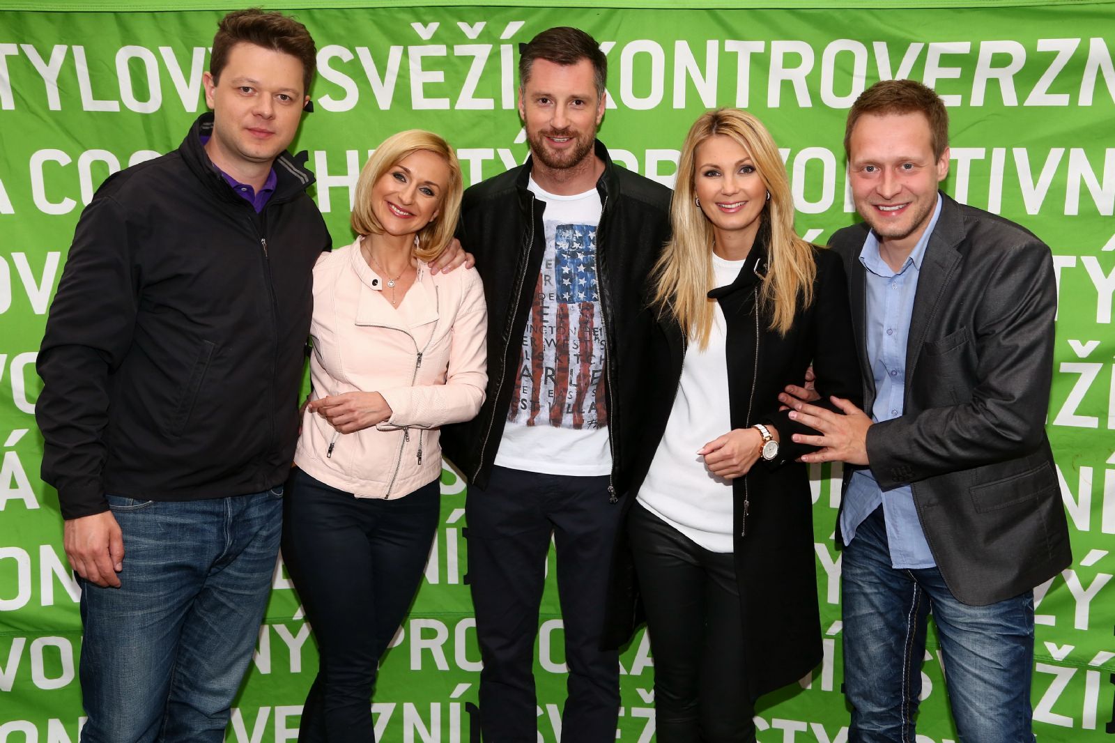 Plzeň v barvách Primy: roadshow v sobotu zaplnila náměstí, lákaly Zprávy i Pohlreich