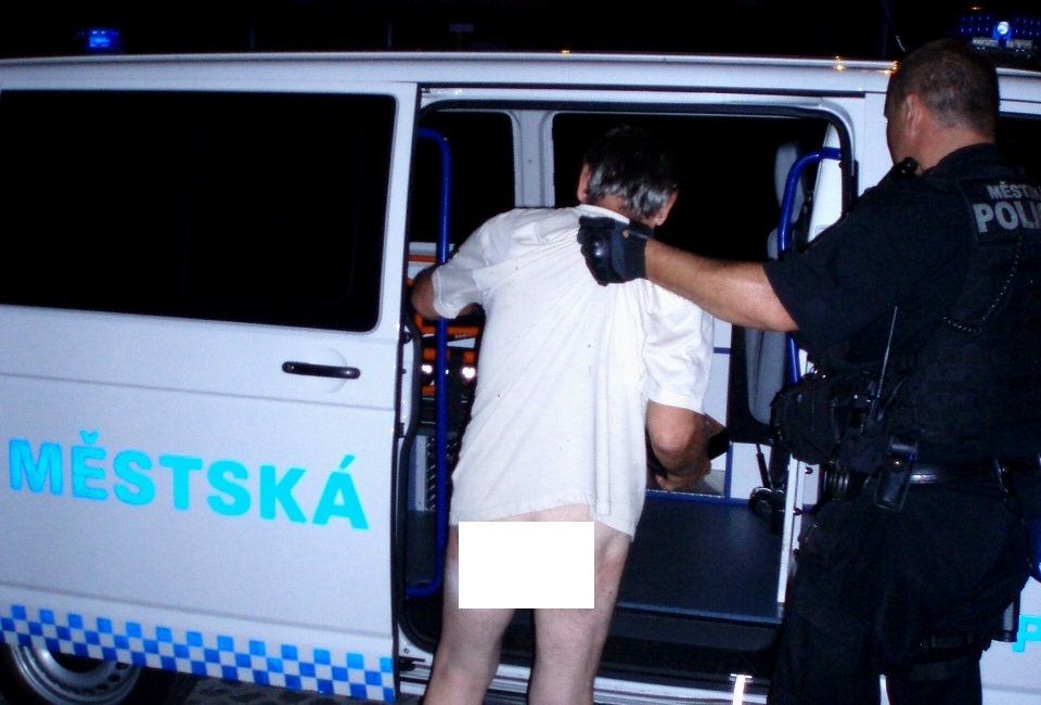 Plzeňák chtěl přeplavat Plaskou ulici