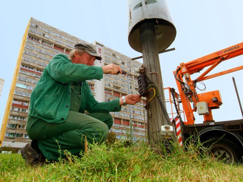 Plzeňané mají novou možnost, jak hlásit nepořádek, rozbité lavičky i další závady  