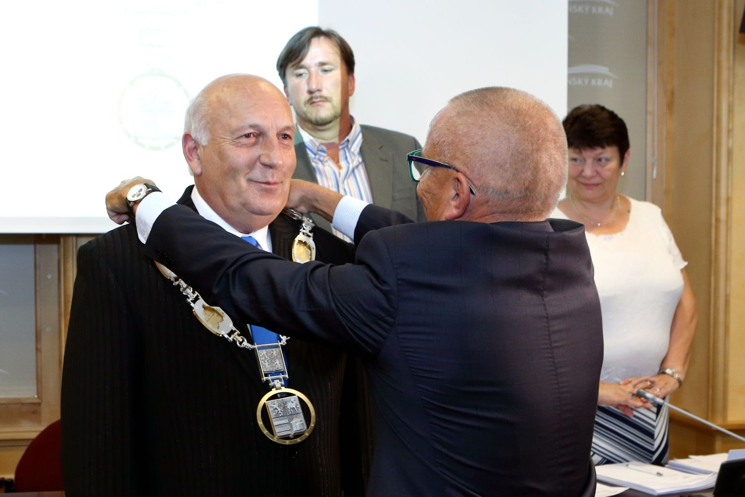 obrázek: Plzeňský kraj má hejtmanský řetěz, zobrazuje sedm okresů