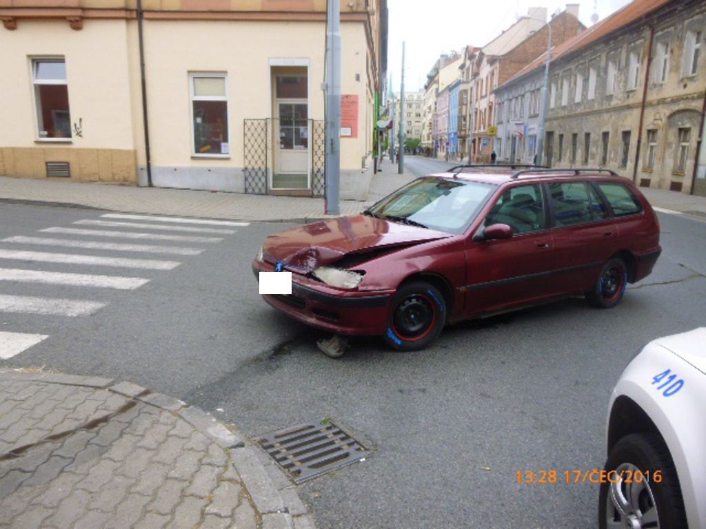 obrázek: Při nehodě se přišlo  na to, že řidič nevlastní řidičský průkaz