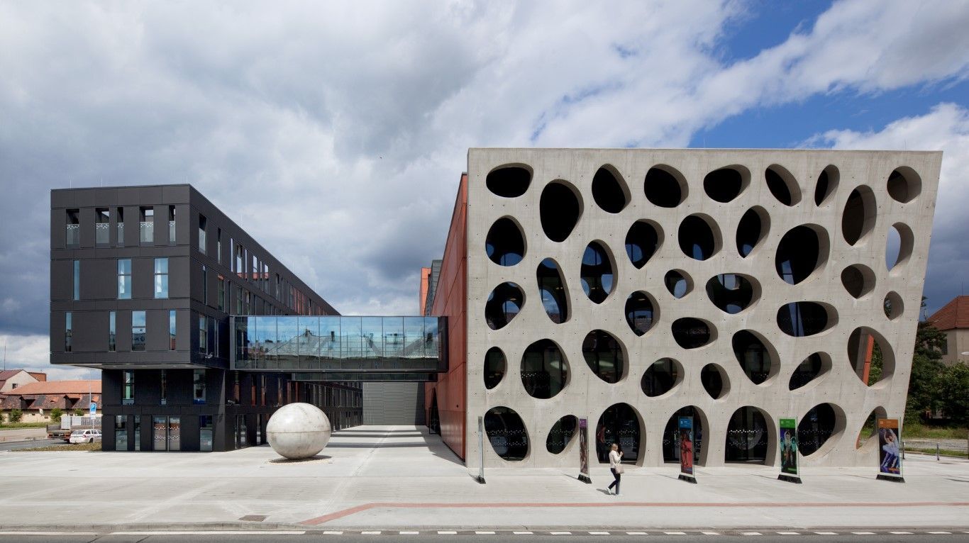 obrázek: Mladí tanečníci z Albánie, Norska či Německa bojují v pátek v Plzni o start mezinárodní kariéry 