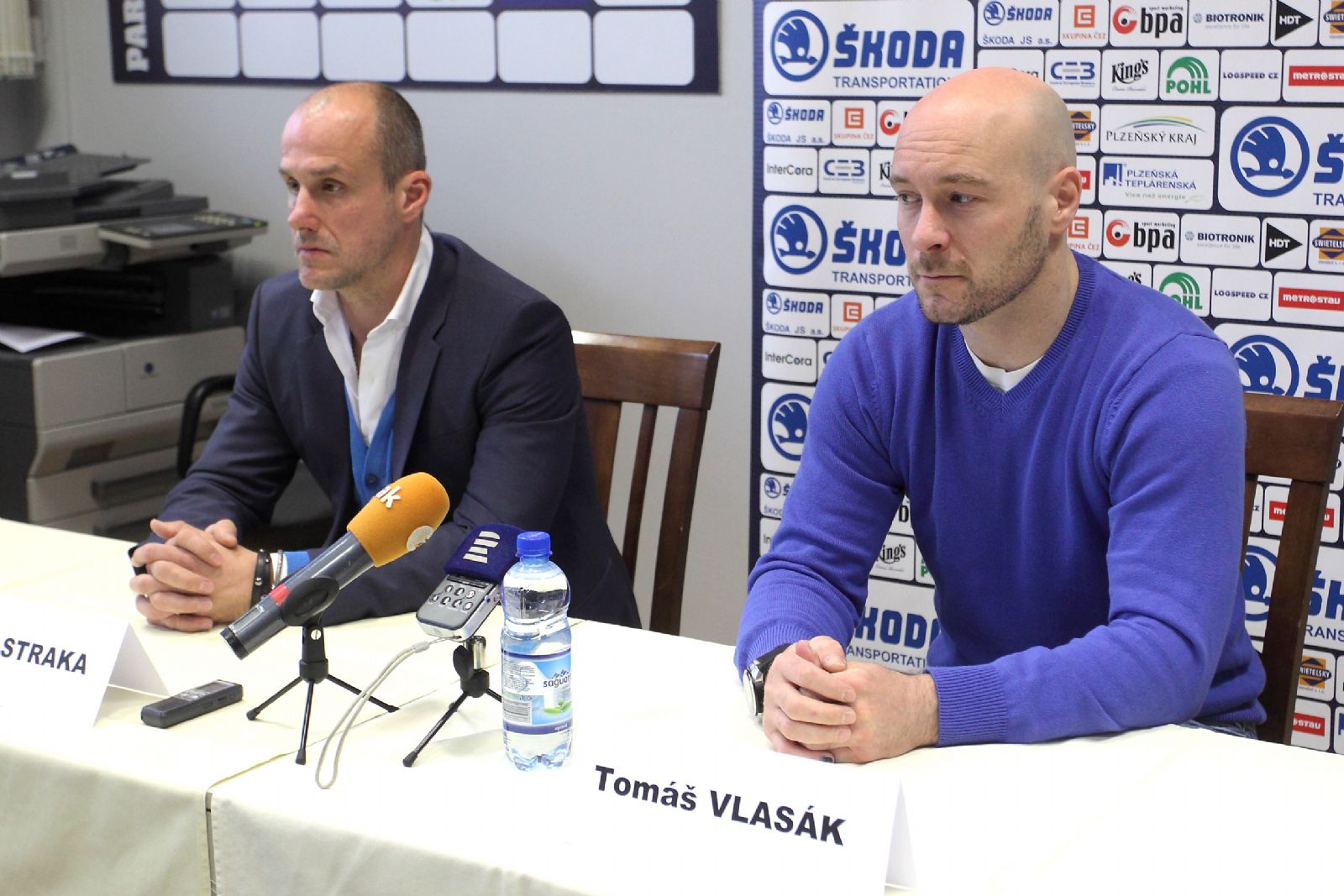 První hokejové permanentky prodají v Plzni ve středu Martin Straka a Tomáš Vlasák