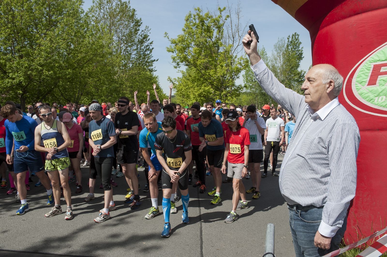 První ročník Půlmaratonu Plzeňského kraje přivítal téměř tisícovku běžců 