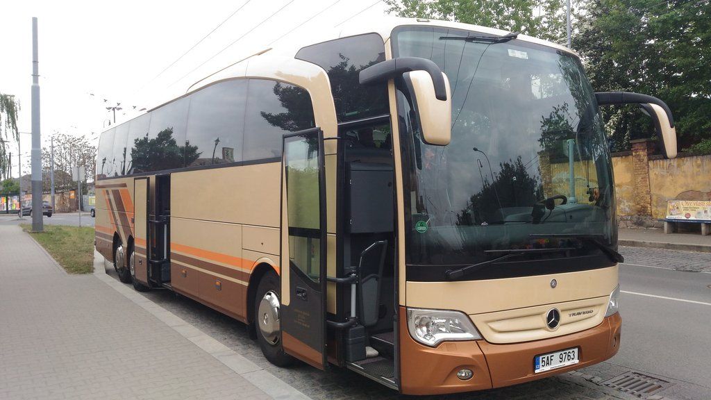Senioři z centrálního obvodu Plzně se vydali na první ze série zájezdů 