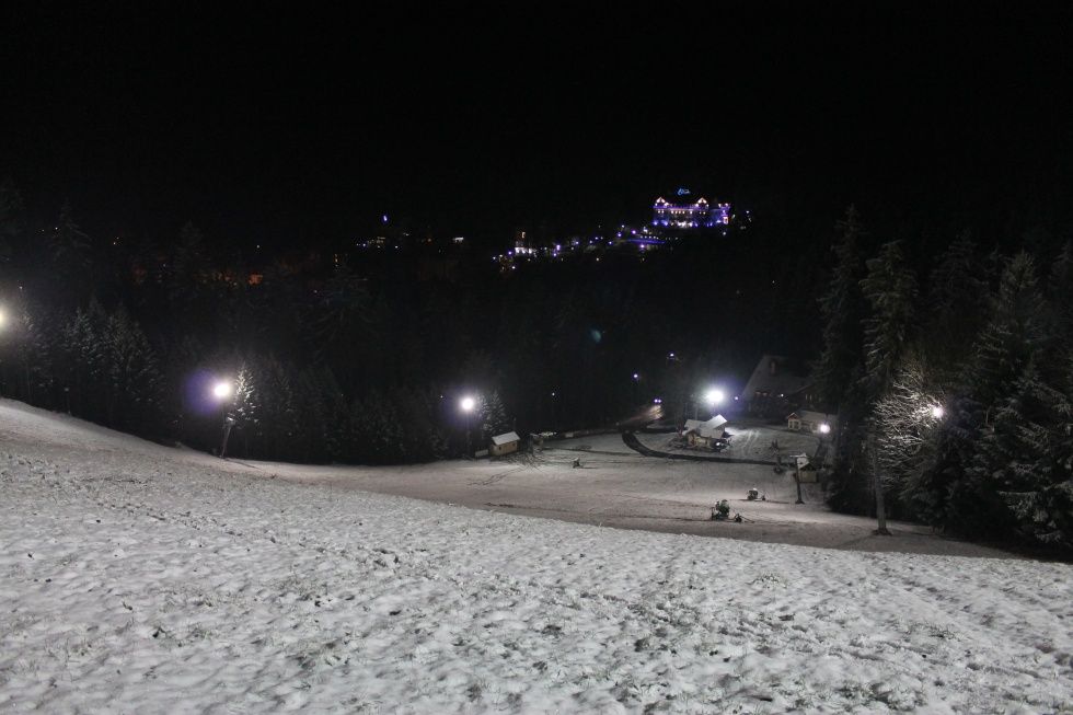 Skiareály Snowhill v Kašperkách i Mariánkách zasněžují