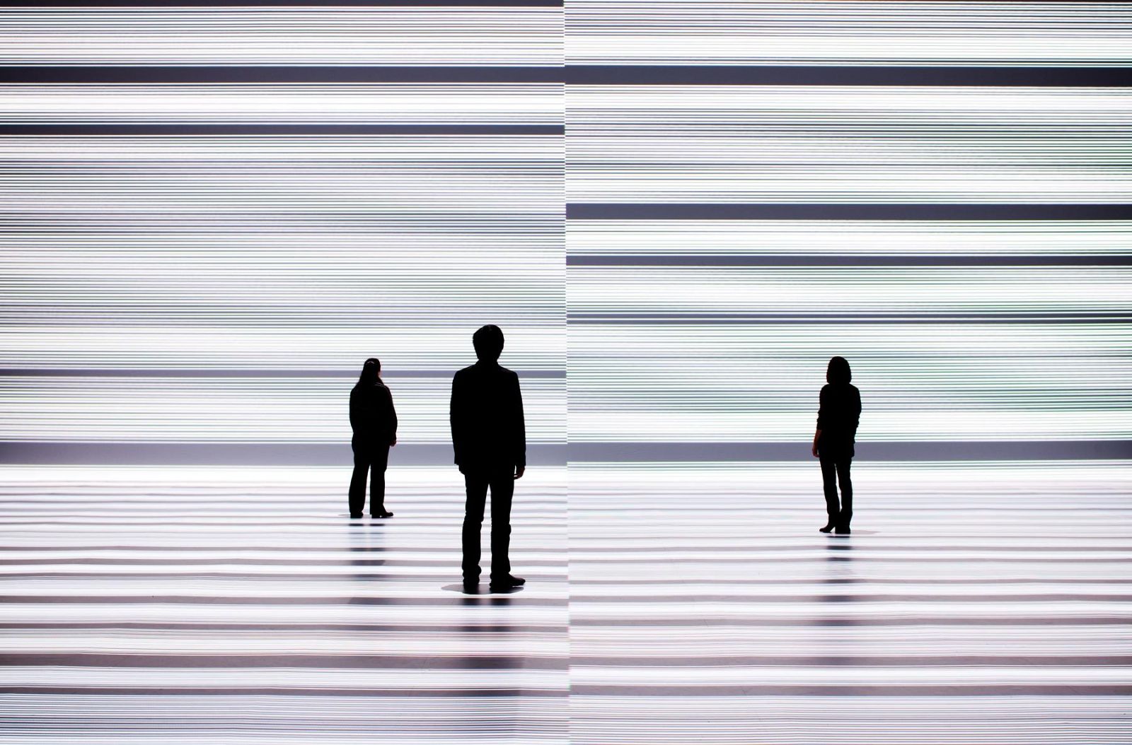 obrázek: Slavný japonský audio-vizuální umělec Ryoji Ikeda přiveze do Plzně zvukově-světelnou instalaci