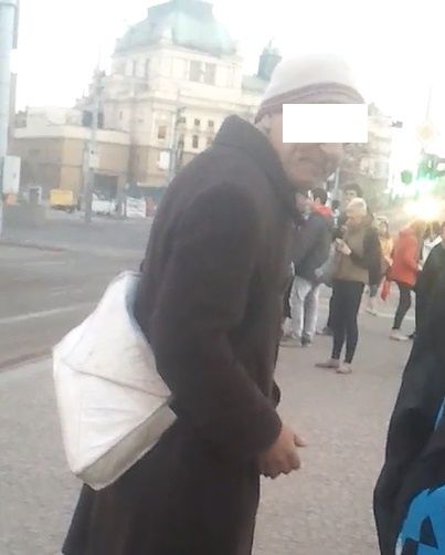 obrázek: Slovák v Plzni lákal z lidí peníze na falešnou sbírku 