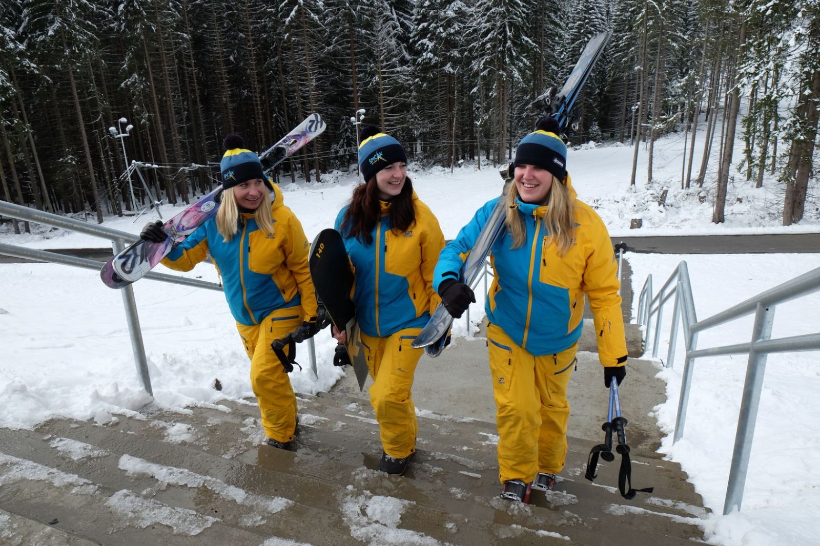 obrázek: Špičák má od úterka oficiálně nové parkoviště, kde zdarma zaparkuje 230 aut 