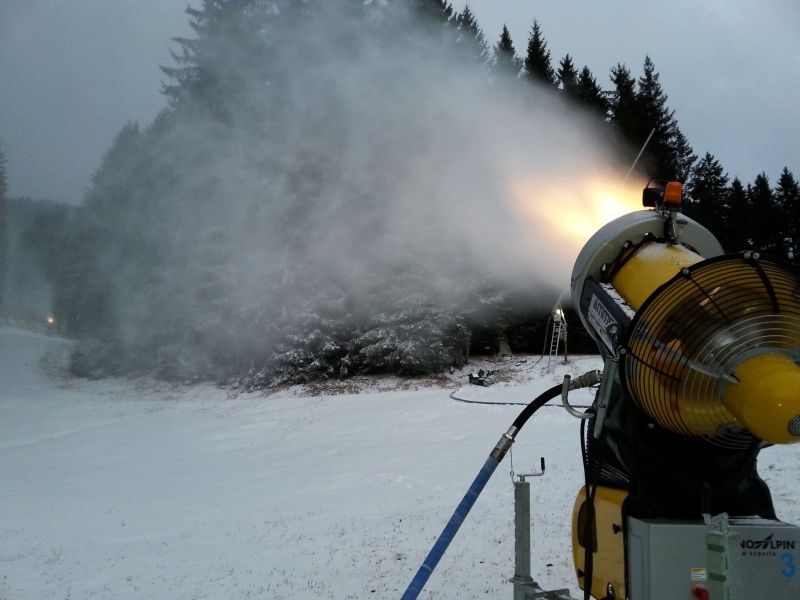 obrázek: Špičák znovu zasněžuje, brzy chce otevřít lyžařům